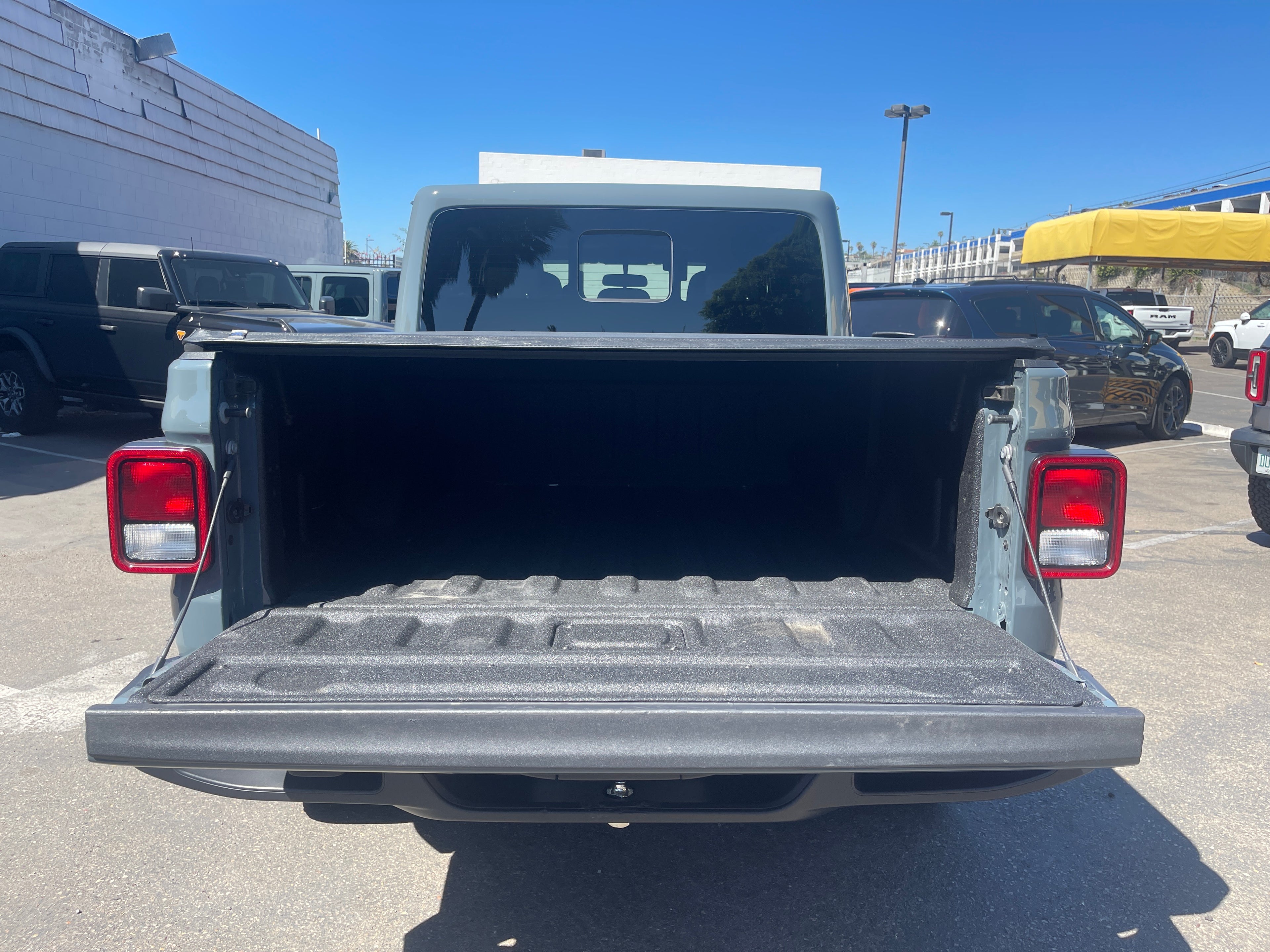 2025 Jeep Gladiator Nighthawk