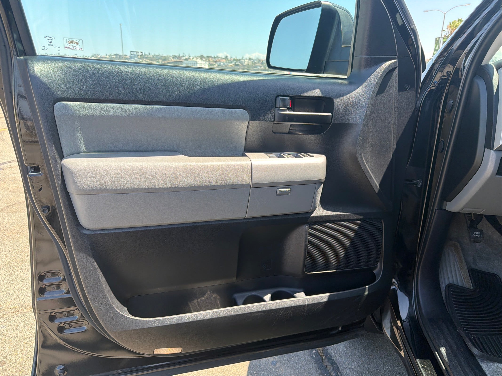 2008 TOYOTA SEQUOIA