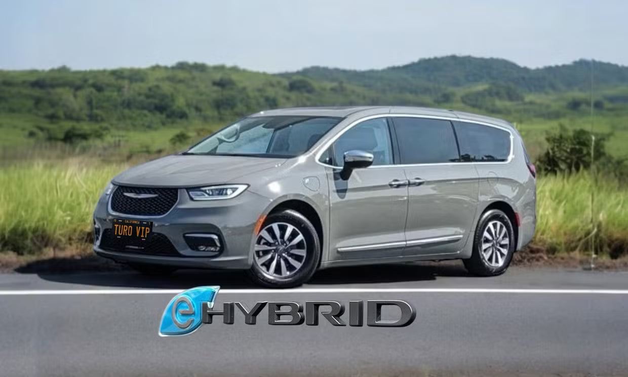 2023 CHRYSLER PACIFICA TOURING L